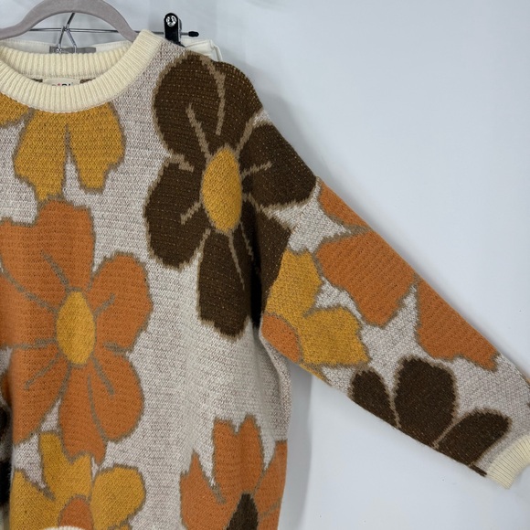 BiBi Orange, Brown, Cream large, bold Floral print Crew Neck cozy Sweater M - Picture 2 of 10
